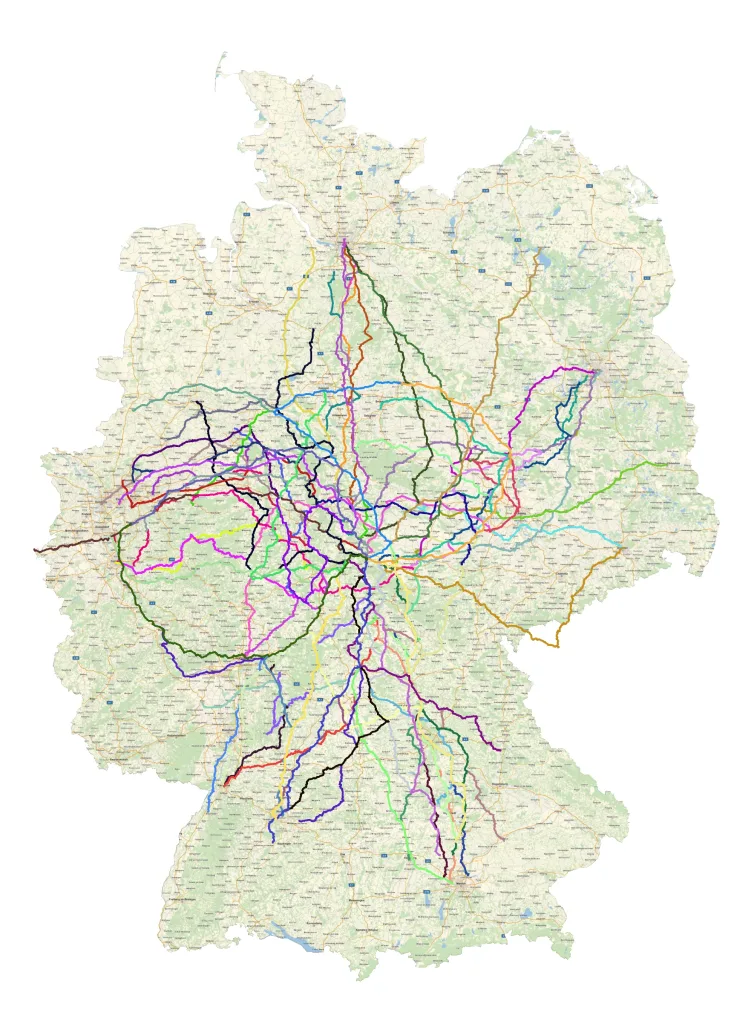 Landkarte Deutschlands mit den geplanten Routen aller Teams, die am Flèche Allemagne 2024 teilgenommen haben.